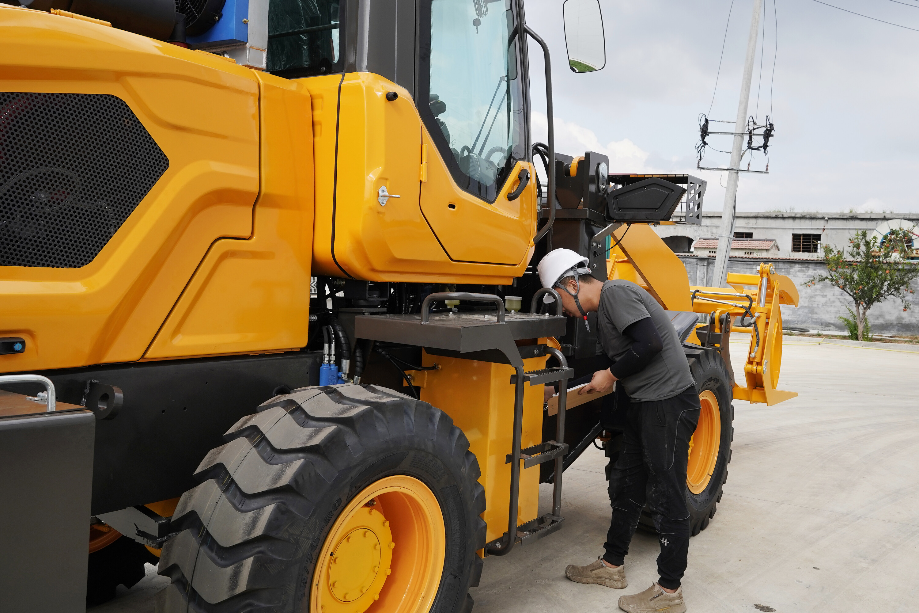 Getting to Know Your Loader: Key Components and Maintenance Zones