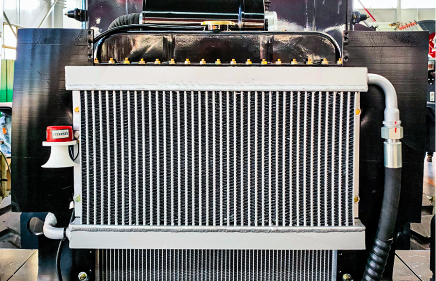 How to maintain the radiator of a loader in high-temperature weather