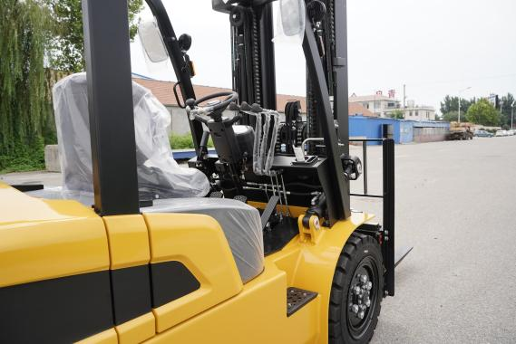 The New Generation of RAISO Forklifts: Engineered for Performance & Customization
