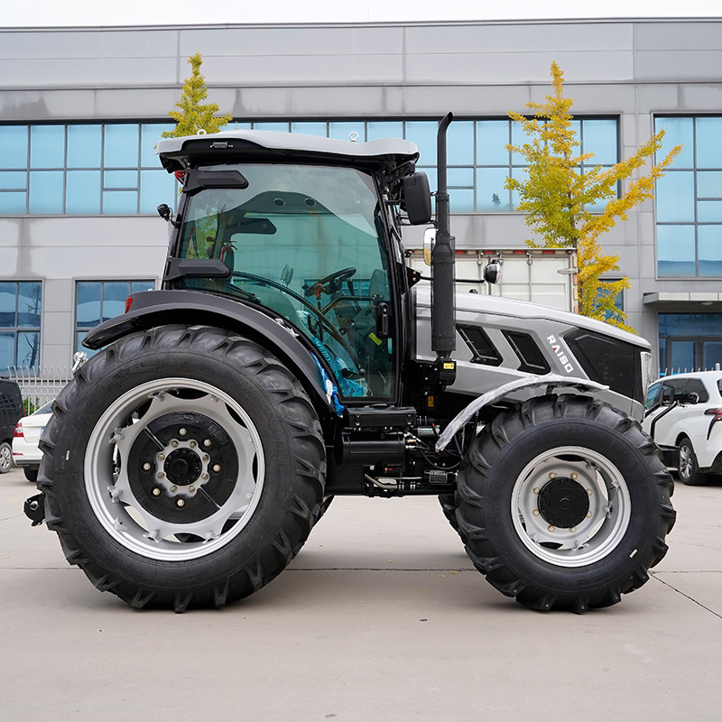 LR1204 Tractor