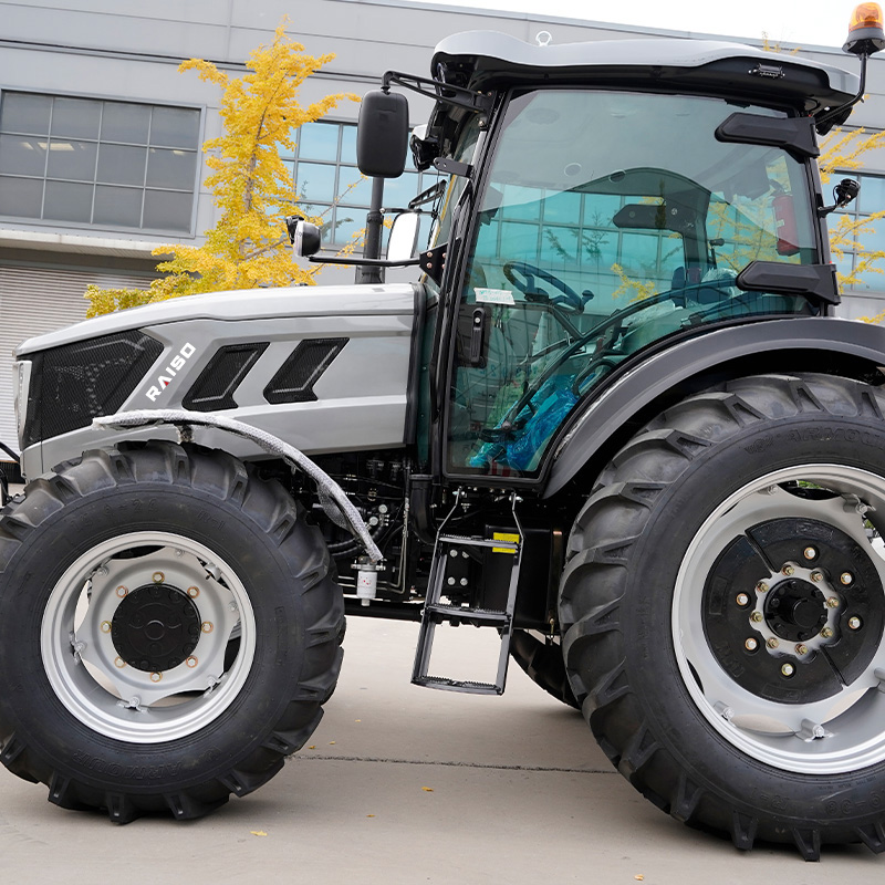 LR1204 Tractor