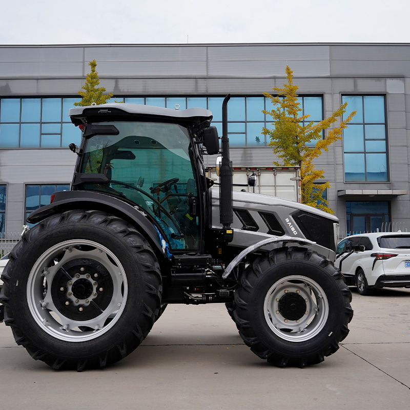 LR1304 Tractor