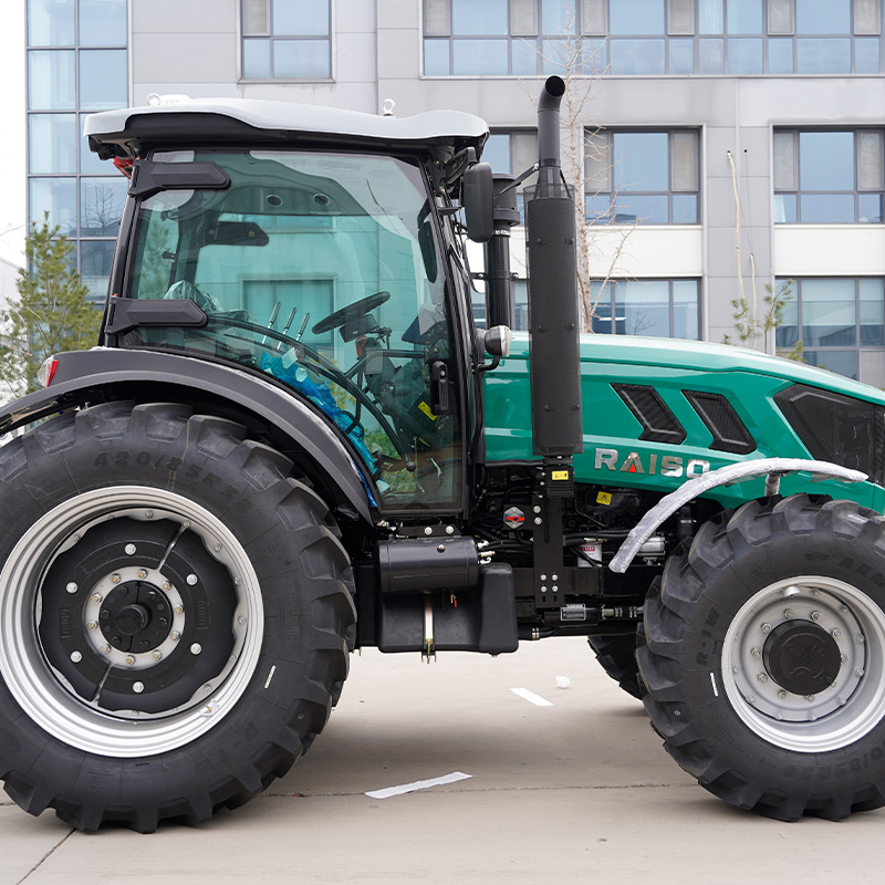 LR1404 Tractor
