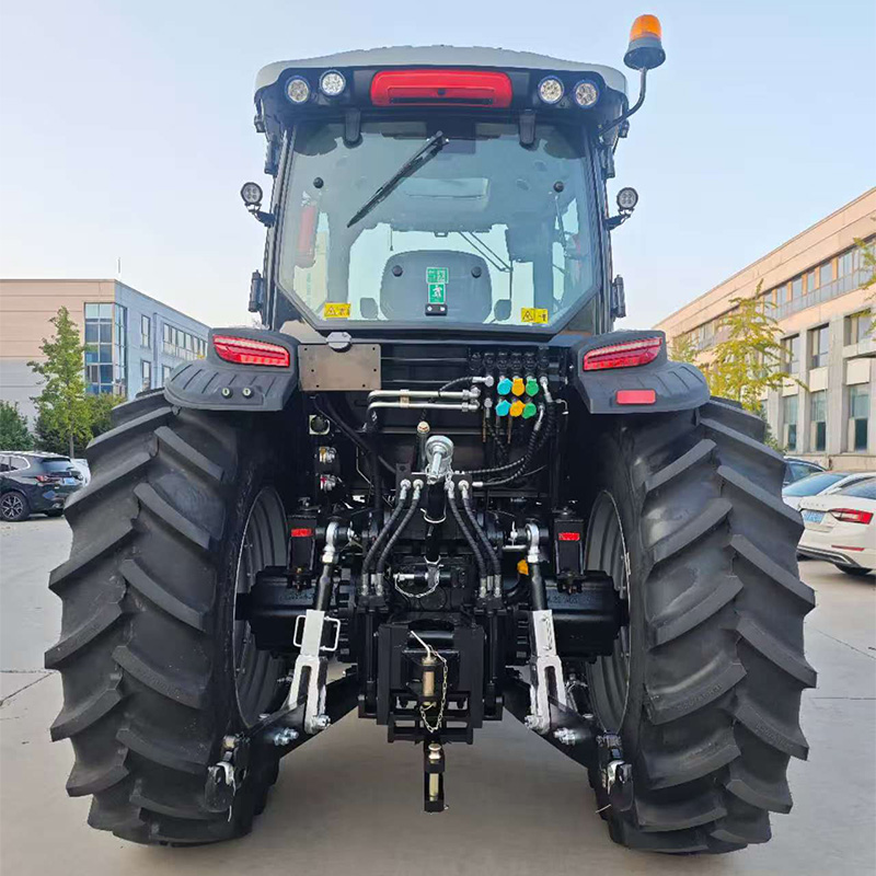 LR1604 Tractor