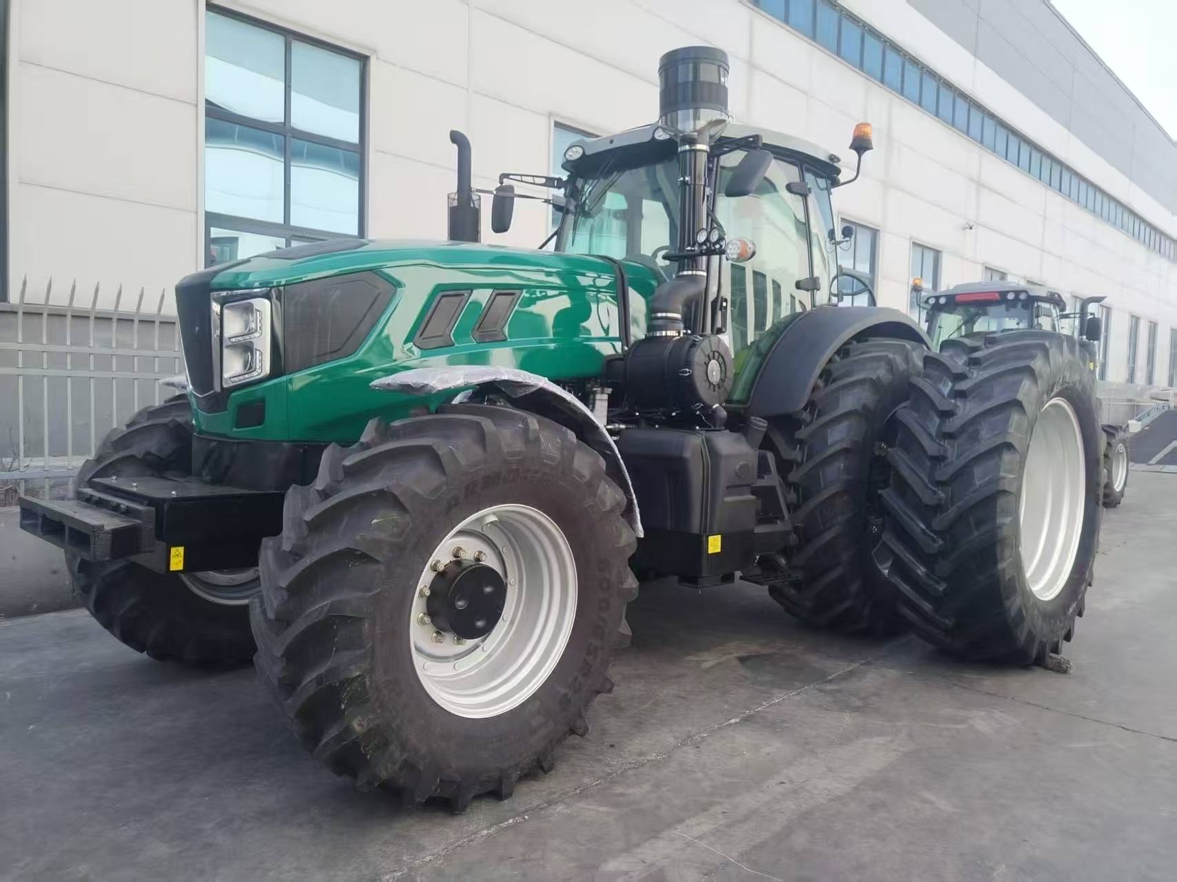 RAISO Delivers 180HP & 300HP Heavy-Duty Tractors to Russia: Powering Efficiency in Modern Agriculture