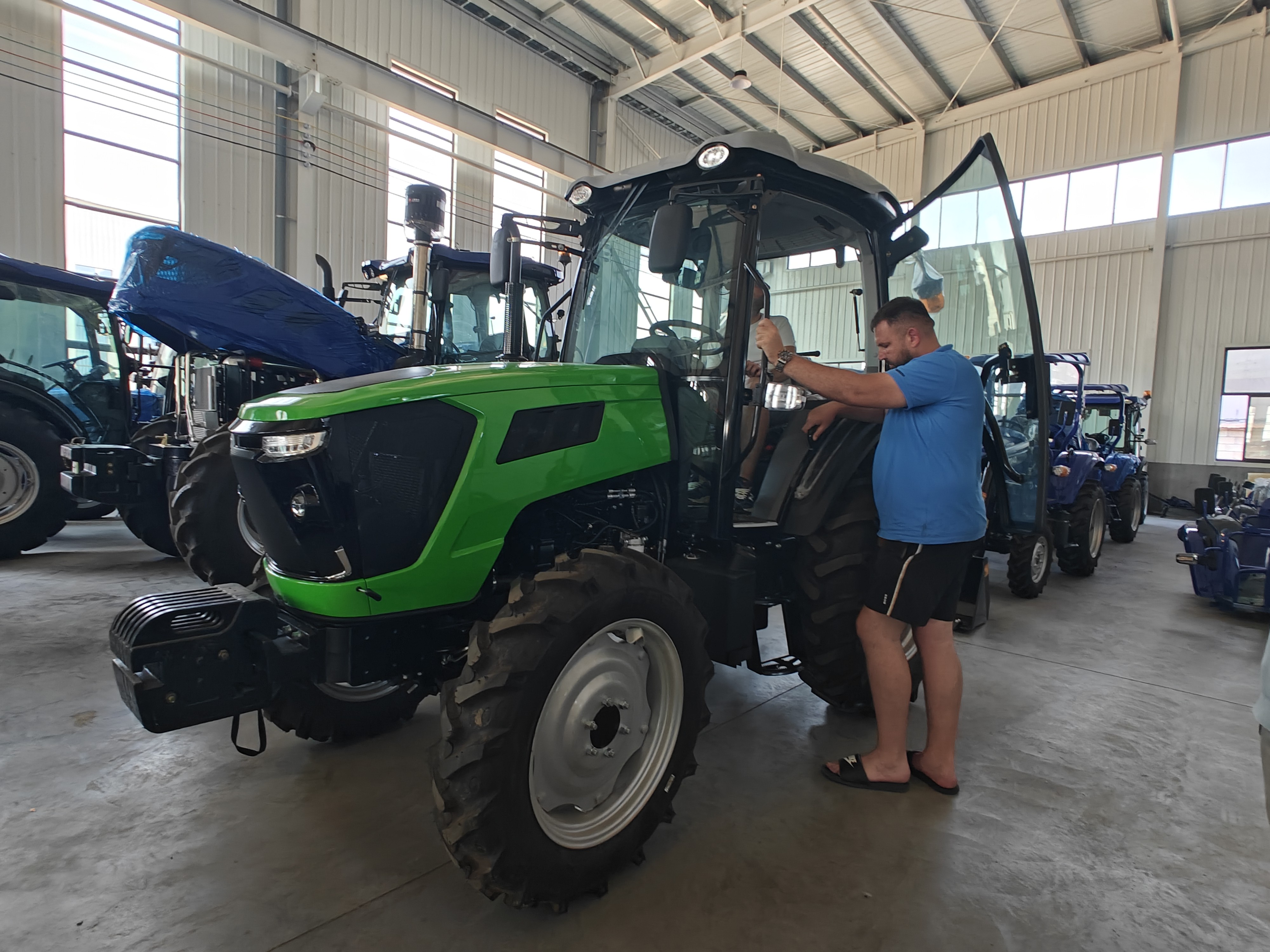 Client Visit to RAISO Factory: Exploring Forklifts, Tractors, and Lawn Mowers for Future Cooperation