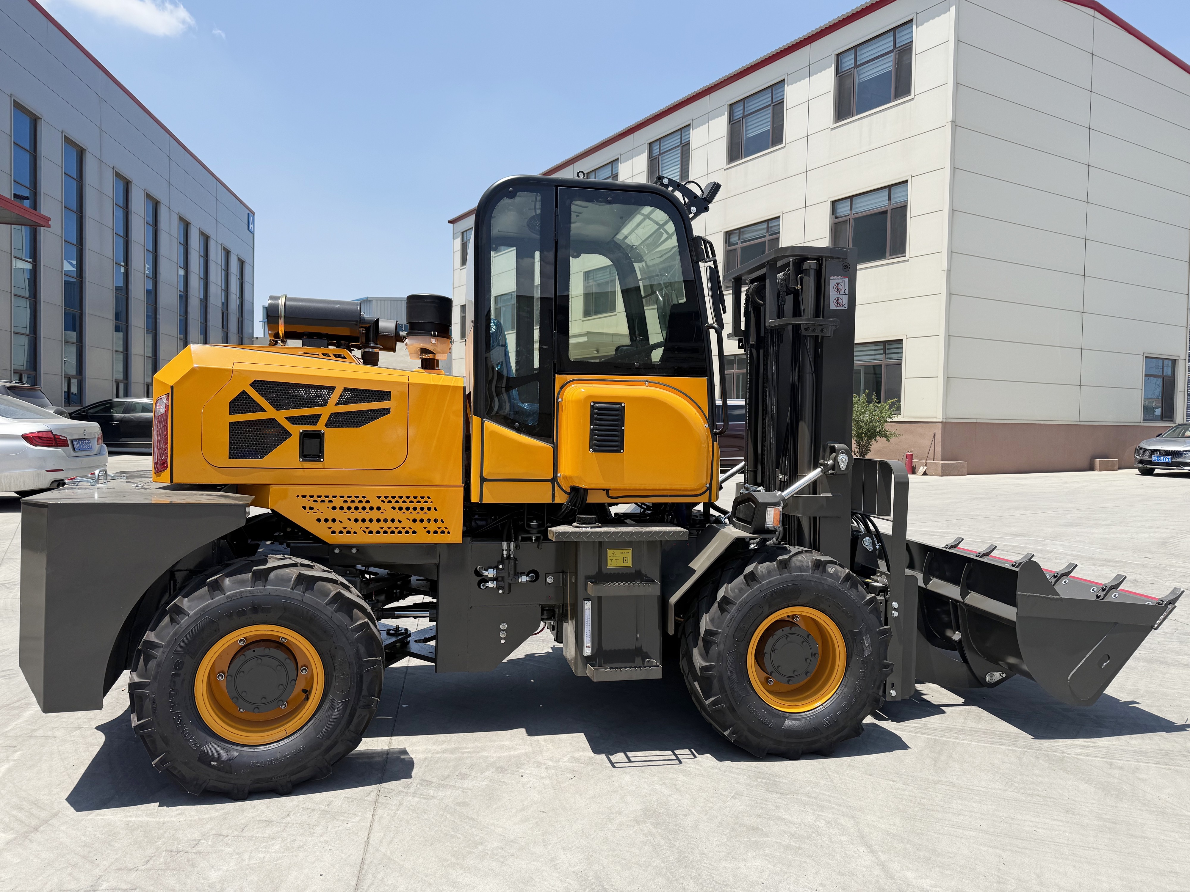 Rough Terrain Forklifts Shipped to South America: Why More Customers Choose RAISO for Tough Jobs