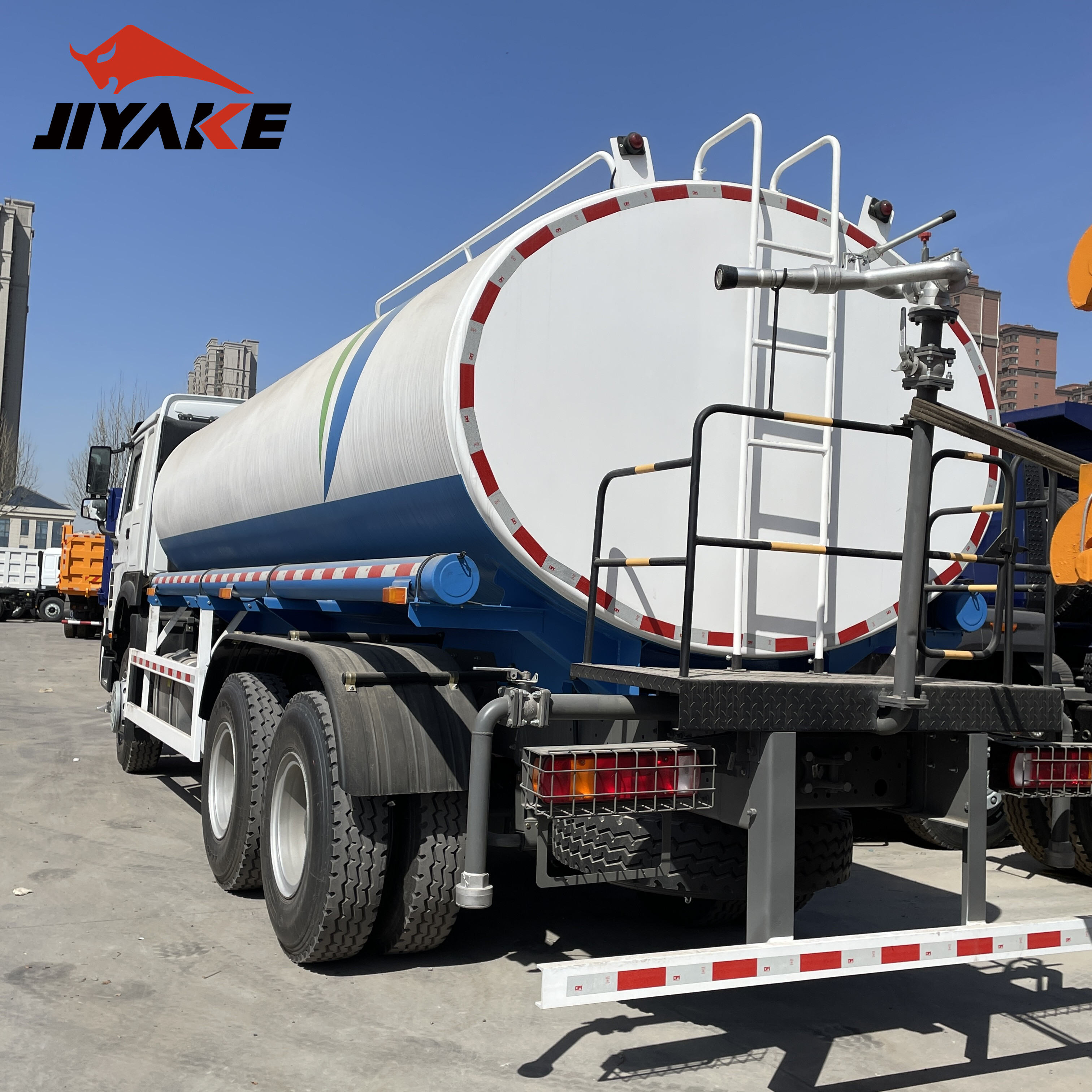 How to Choose the Right Water Tanker Truck Capacity for Your Project
