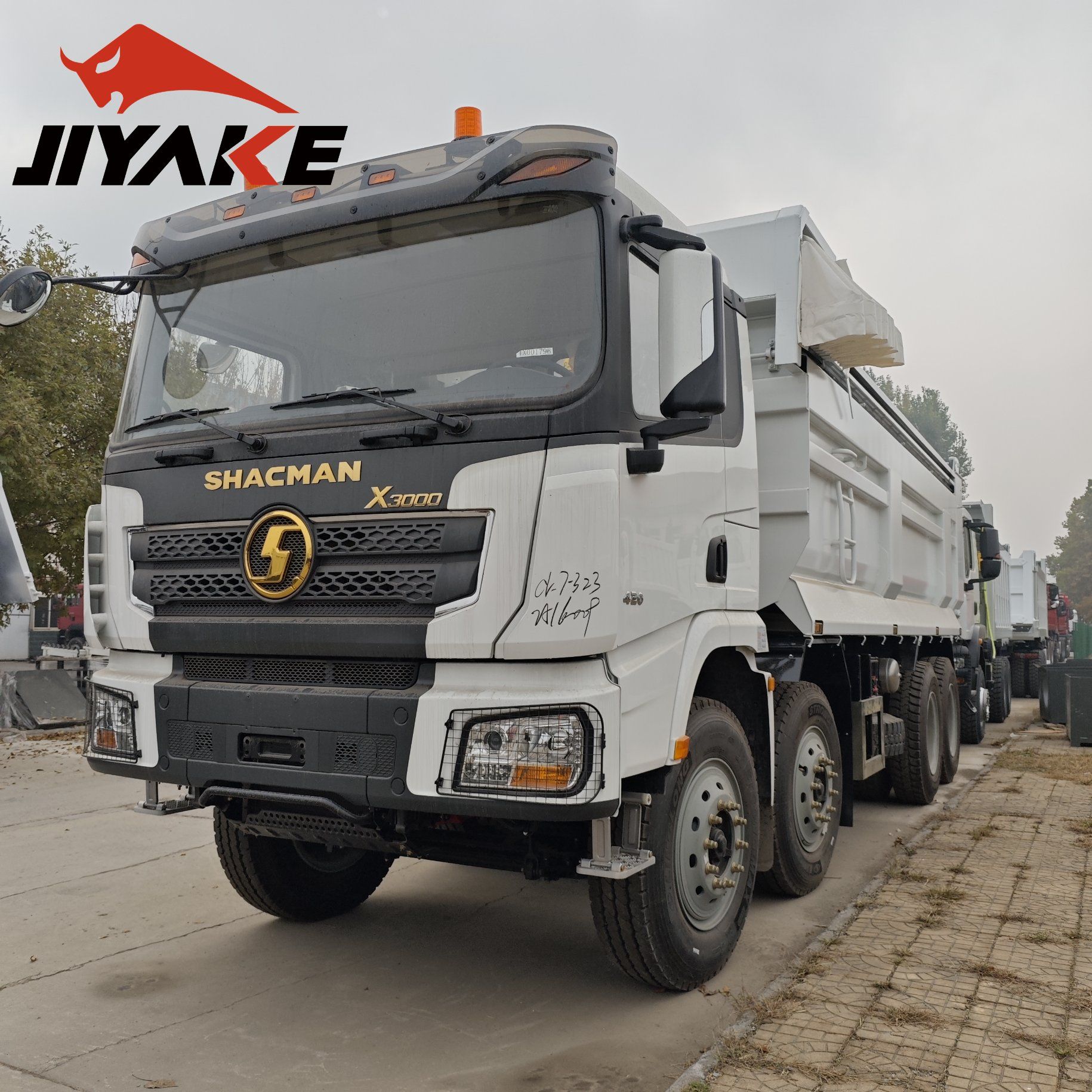 8X4 x3000 Shacman Dump Truck