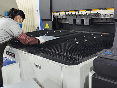 药品柜厂家的全自动折弯机 药品柜厂家的全自动折弯机