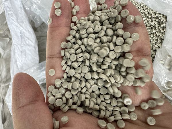 PPH原料颗粒.jpg