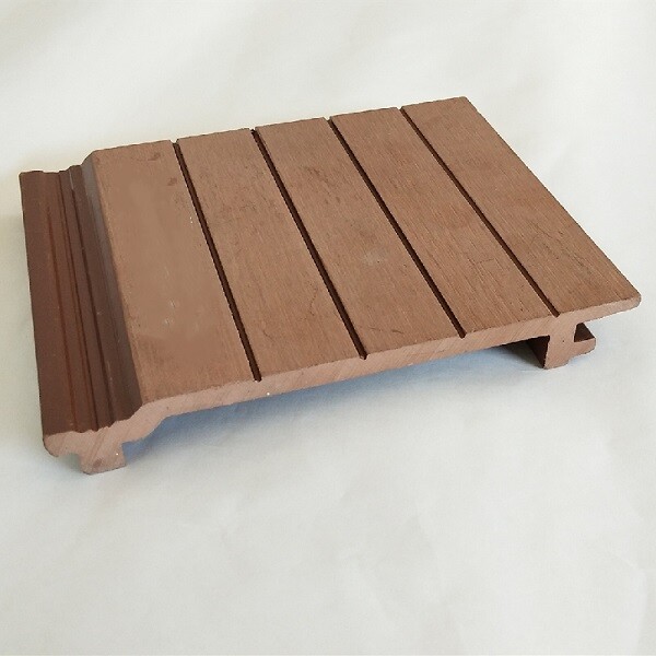 Wood-plastic wallboard