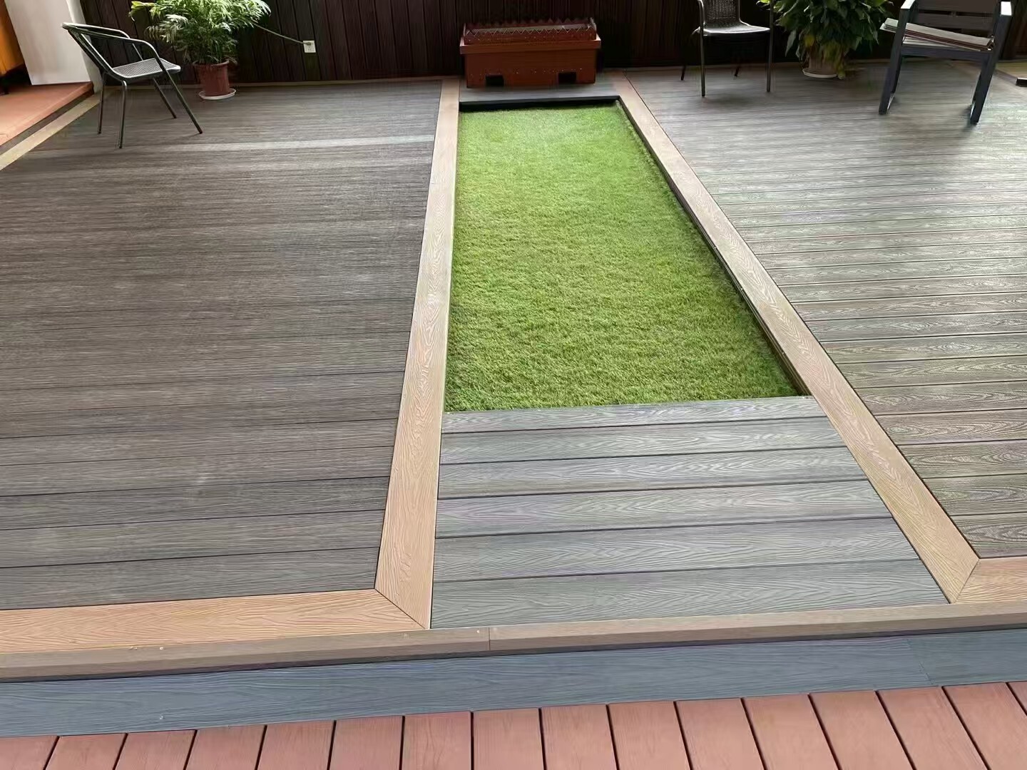 Wood-plastic flooring