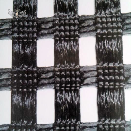 شبكة جيوجرافية من البوليستر تستخدم في بناء الطرق البحرية