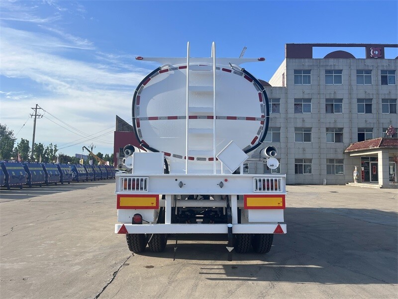 Semi-remorque citerne à carburant à 2 essieux