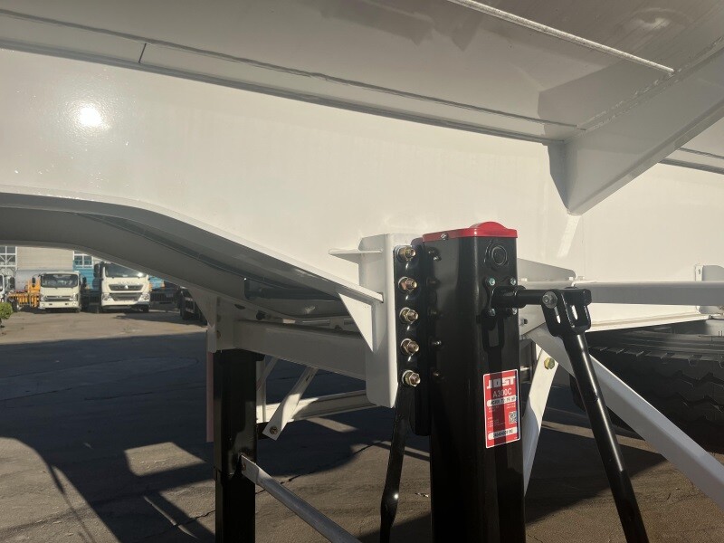 Semi-remorque citerne à carburant 40000L