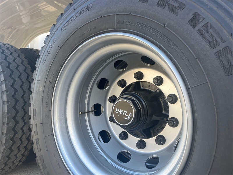 Semi-remorque citerne à carburant 40000L