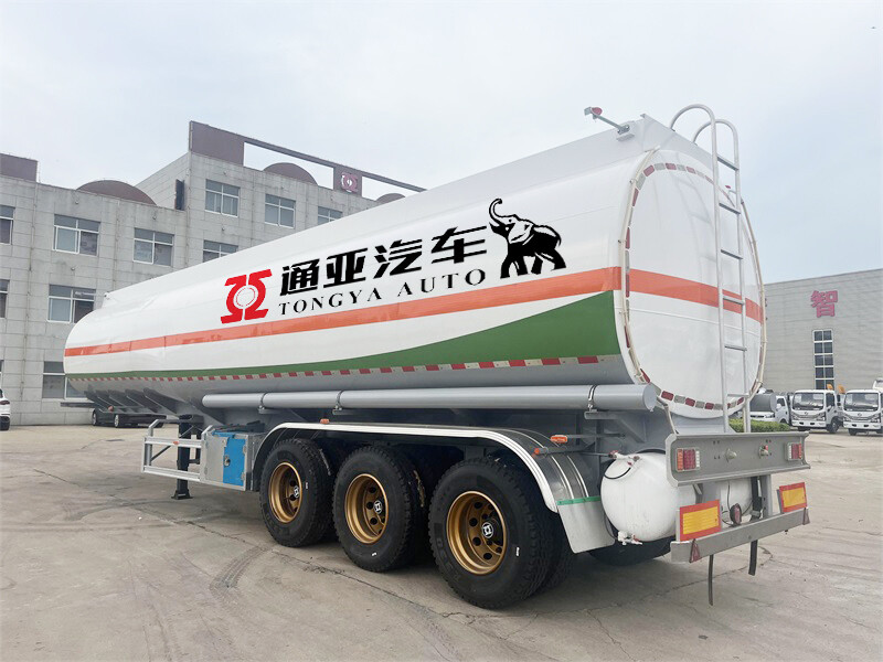 Semi-remorque citerne à carburant 45000L