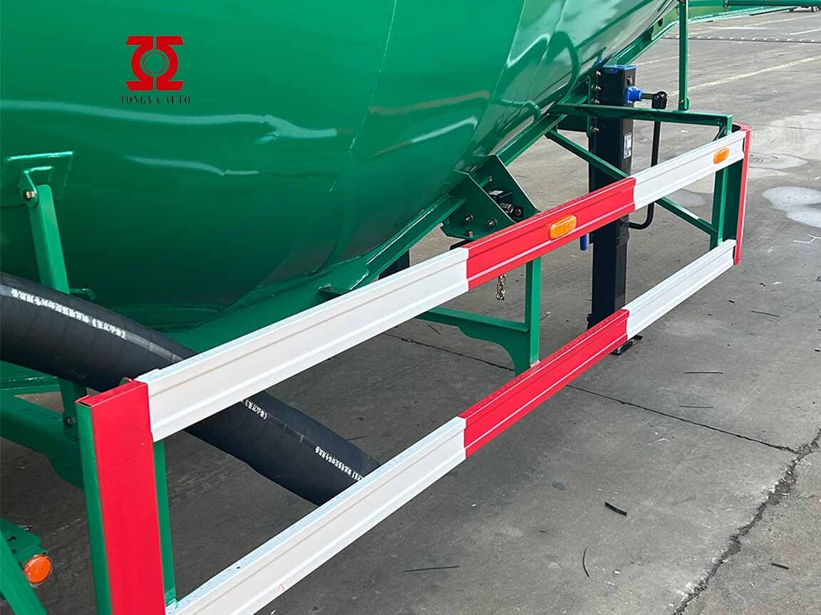 Semi-remorque à 3 essieux pour le transport de ciment en vrac