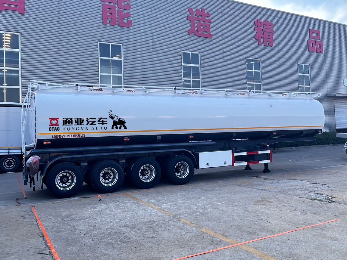 Semi-remorque-citerne à carburant à 4 essieux