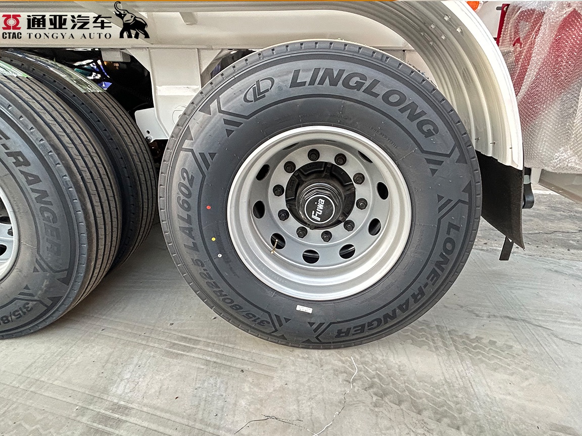 Semi-remorque citerne à carburant 4 essieux 54000 litres