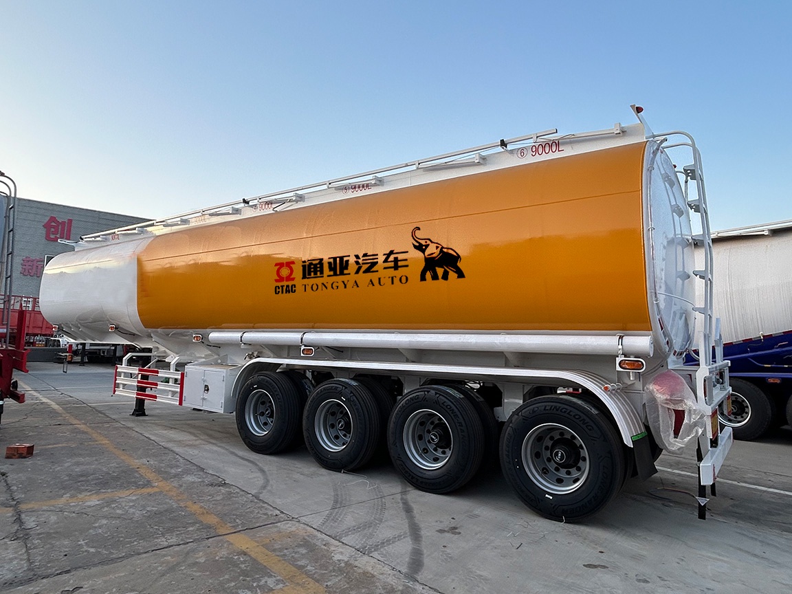 Semi-remorque citerne à carburant 4 essieux 54000 litres