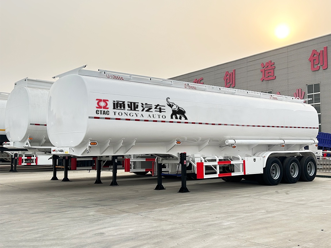 Semi-remorque citerne à huile 3 essieux de 45 000 litres