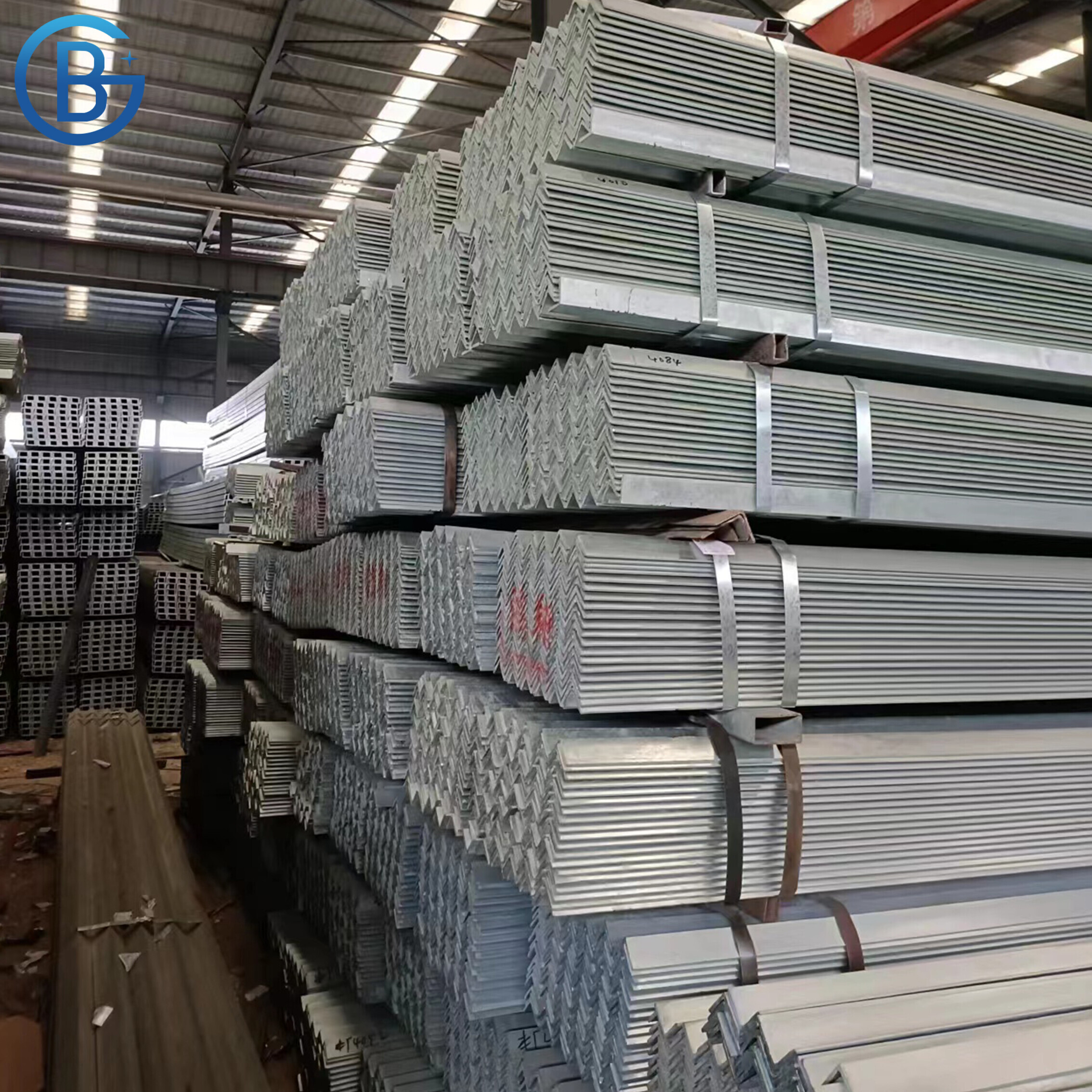 Slotted Angle Iron/ Hot Rolled Angle Steel/ MS Angles Size