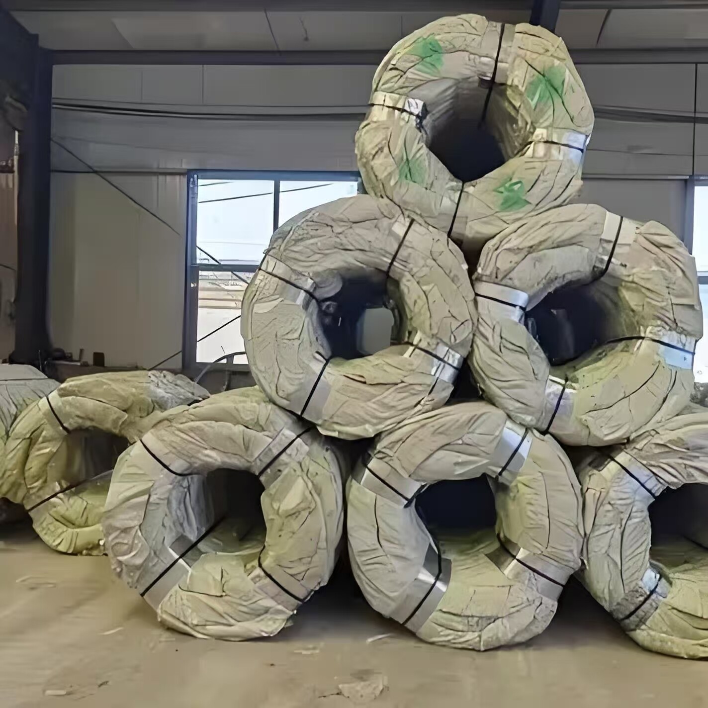 Clipped Concertina Razor Wire Galvanized Steel Double Spiral Barbed Wire Fencing, Protection for Garden, Farm, Outdoor Chain Fencing, Multi Sizes (Color : Silver)