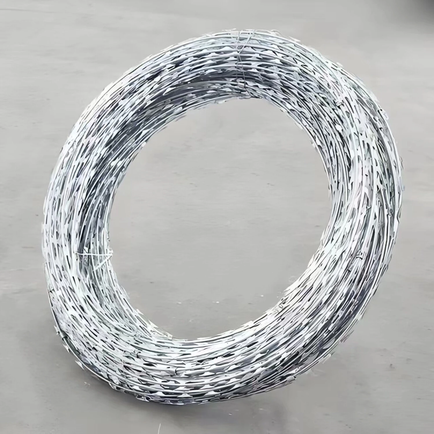 410FT Galvanized Steel Razor Wire - Premium Security Fencing