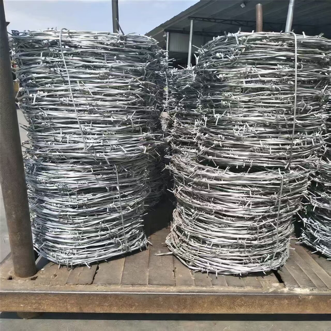 16 Gauge 4 Point Barbed Wire Fence, Silver Steel,328FT (100m)