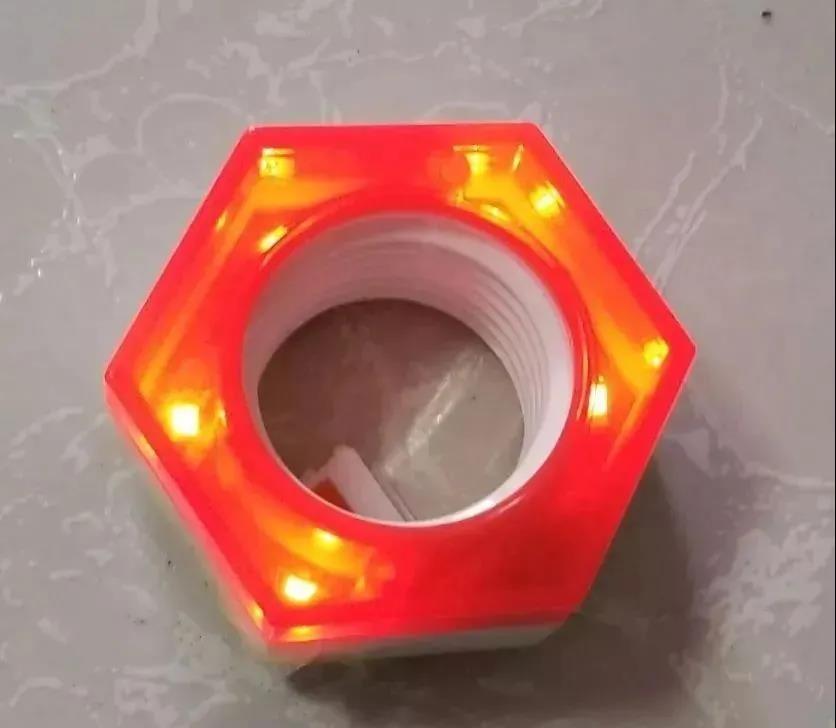 Smart bolt, see the color to know whether you have tightened it!