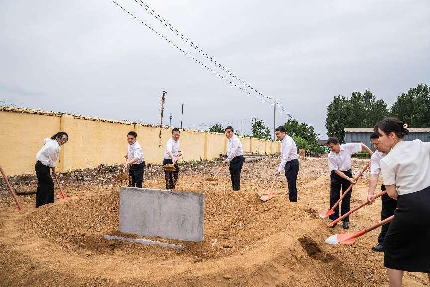 Vào một ngày lành, Tập đoàn Fengerda đã tổ chức lễ khởi công dự án phát triển sản phẩm mới và dịch vụ thử nghiệm kim loại