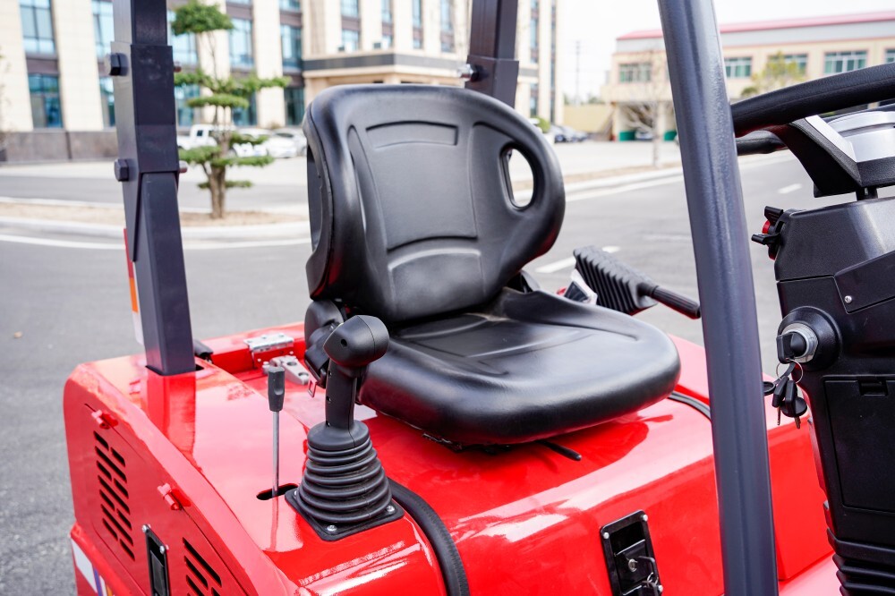 906 Compact Wheel Loader