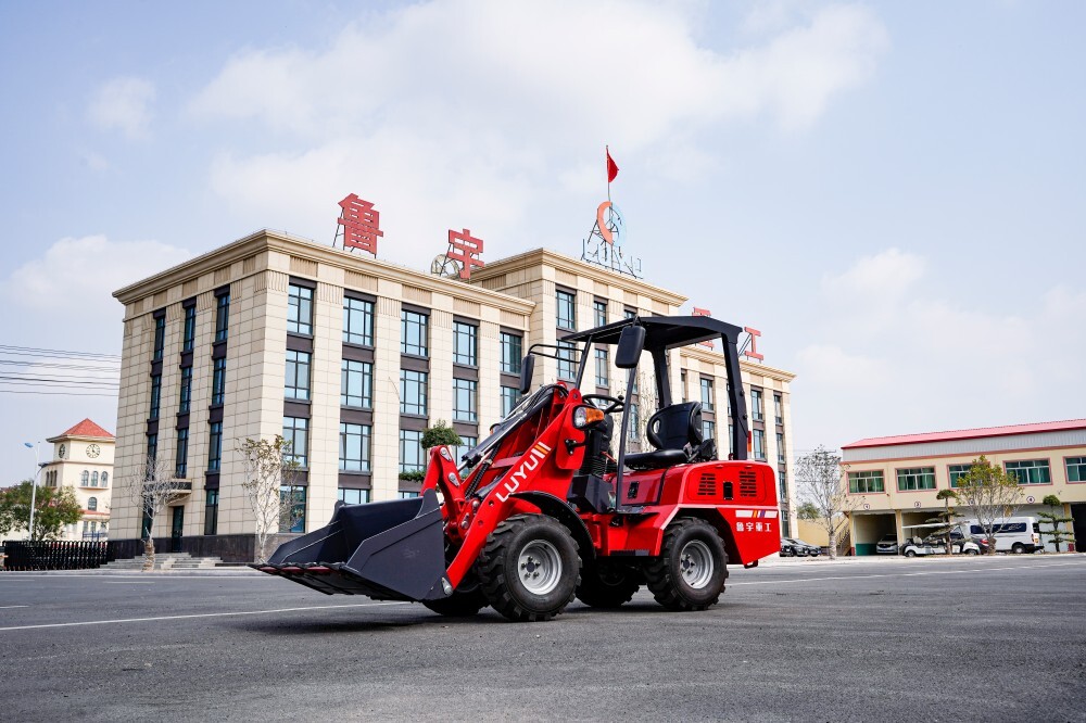 906 Compact Wheel Loader