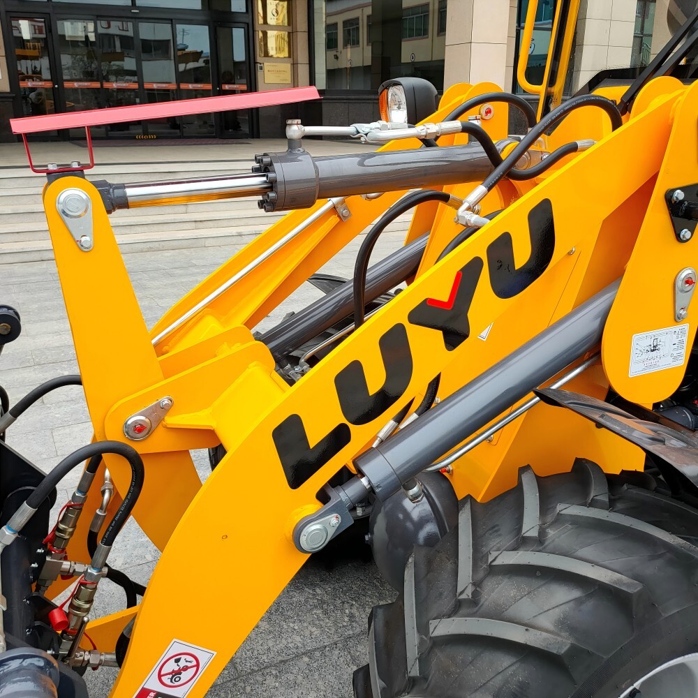 908 Compact Wheel Loader