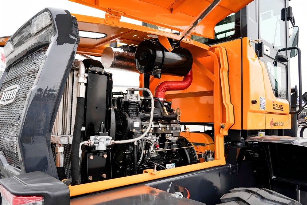 930 Compact Wheel Loader