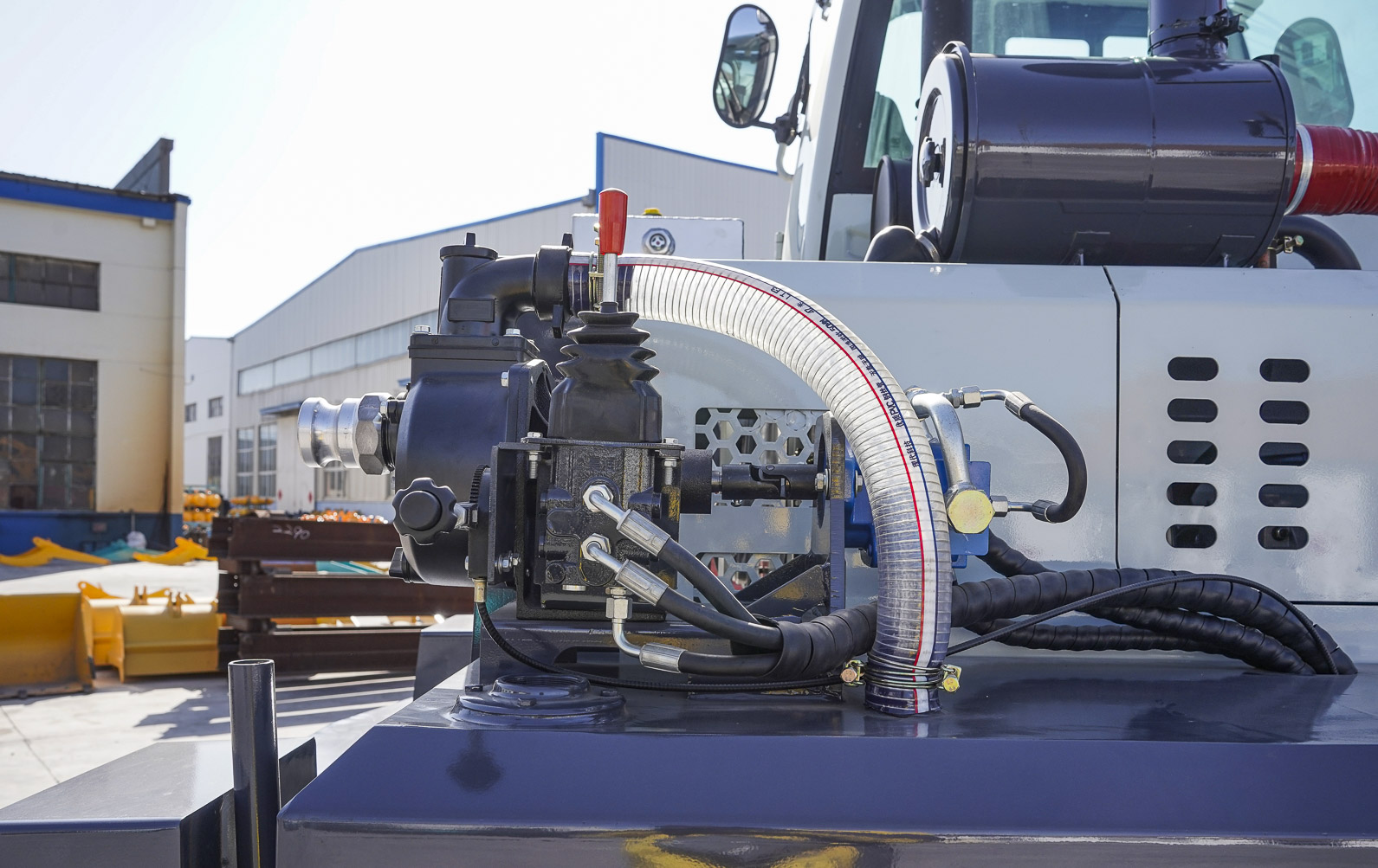 Working Condition Of Self Loading Concrete Mixer(II)