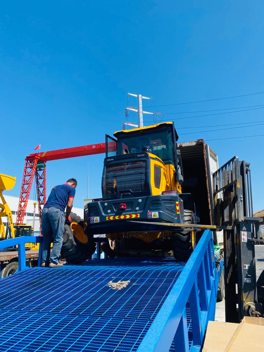 LUYU Machinery Ships Wheel Loaders and Forklifts to Brazil