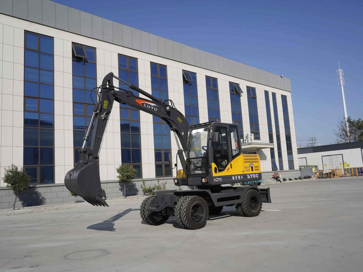 LUYU Wheel Excavator 75 (1)