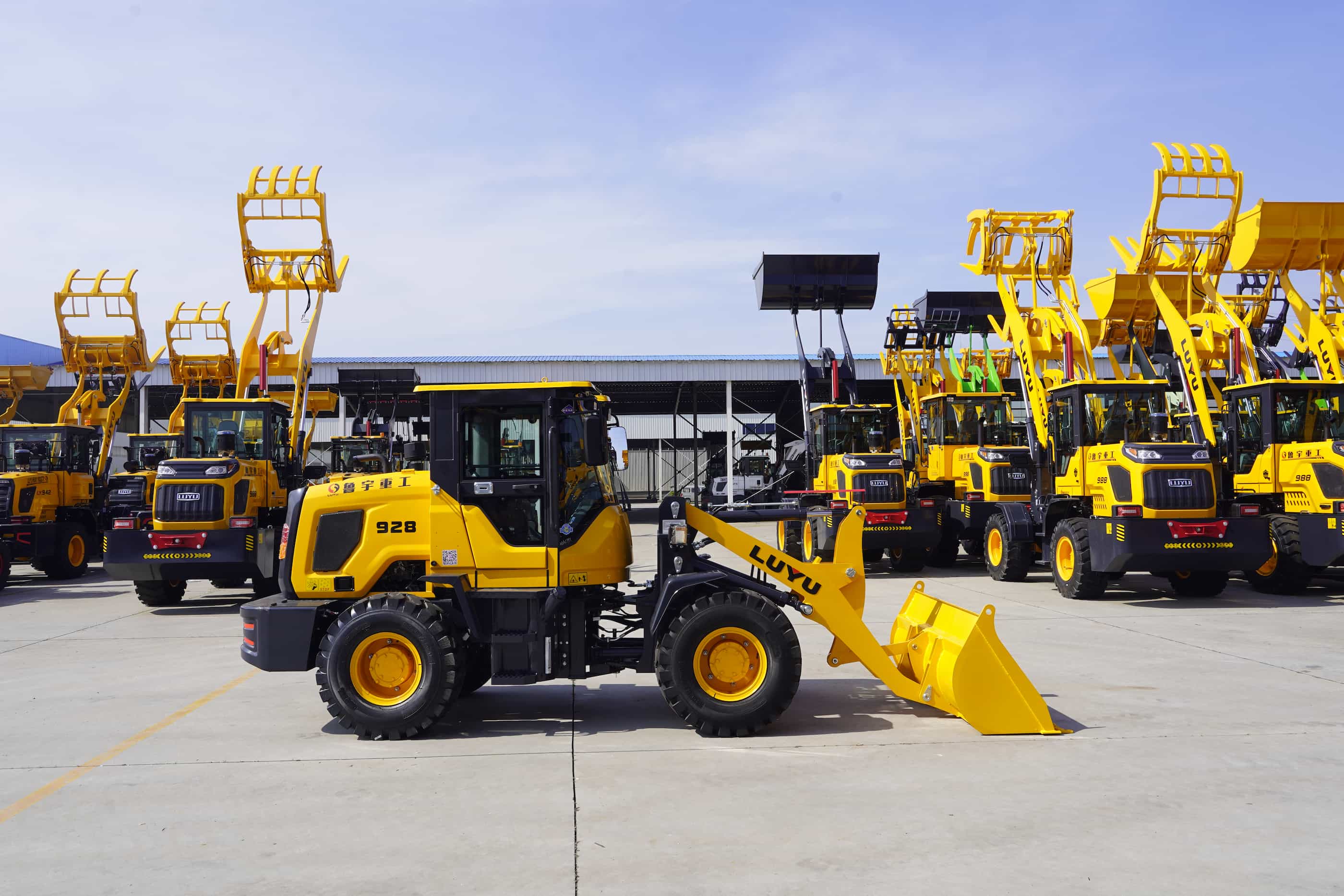 What Are the Uses of a Wheel Loader? Wheel Loader vs. Excavator & Tractor Comparison What Are the Uses of a Wheel Loader? Wheel Loader vs. Excavator & Tractor Comparison