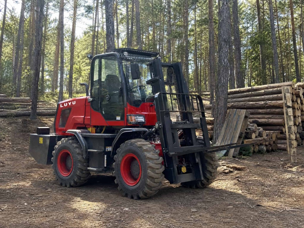 Rough Terrain Forklift LUYU Rough Terrain Forklift LUYU