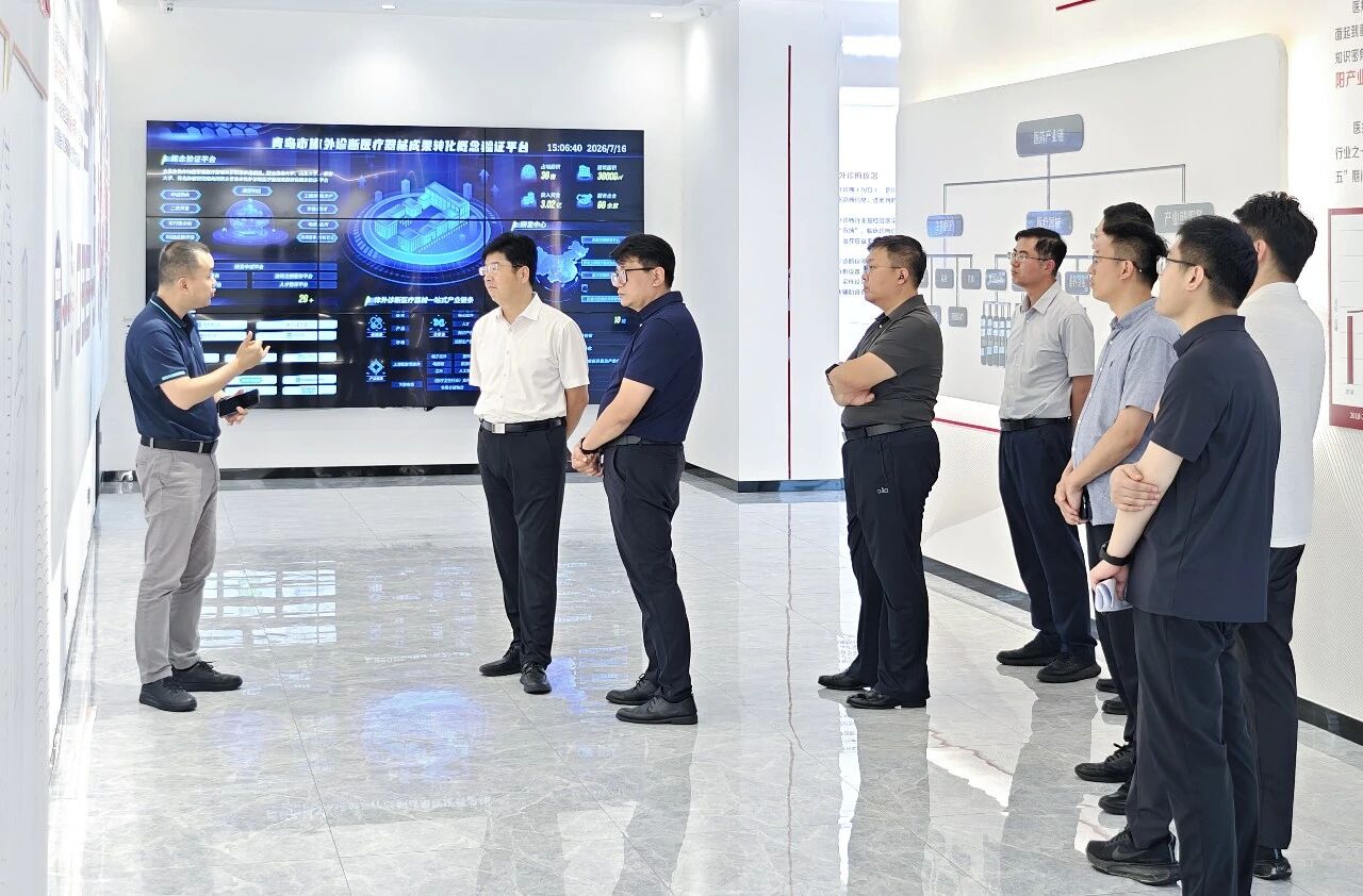 Qingdao High-tech Zone Work Committee Deputy Secretary, Management Committee Executive Deputy Director, Chengyang District Committee Deputy Secretary Wang Xinshuang and his delegation visited Lifebio for investigation and research