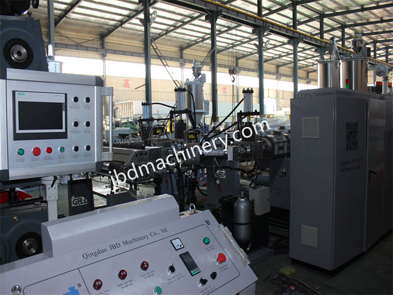 PVC/EVA、PE/TPO Mono or Multi Layer Sheet Production Line