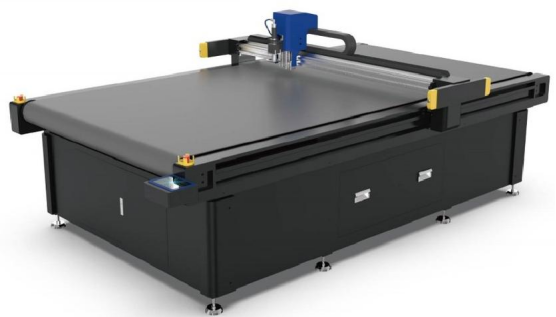 Intelligent universal cutting machine