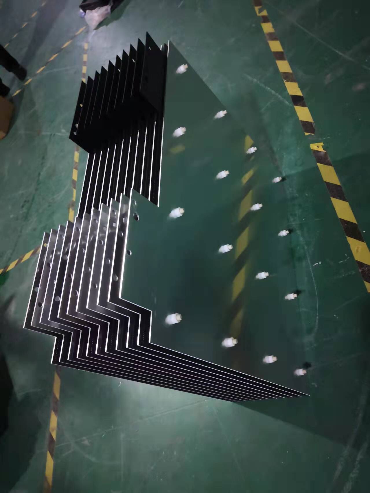 Electrolytic cell in water treatment field