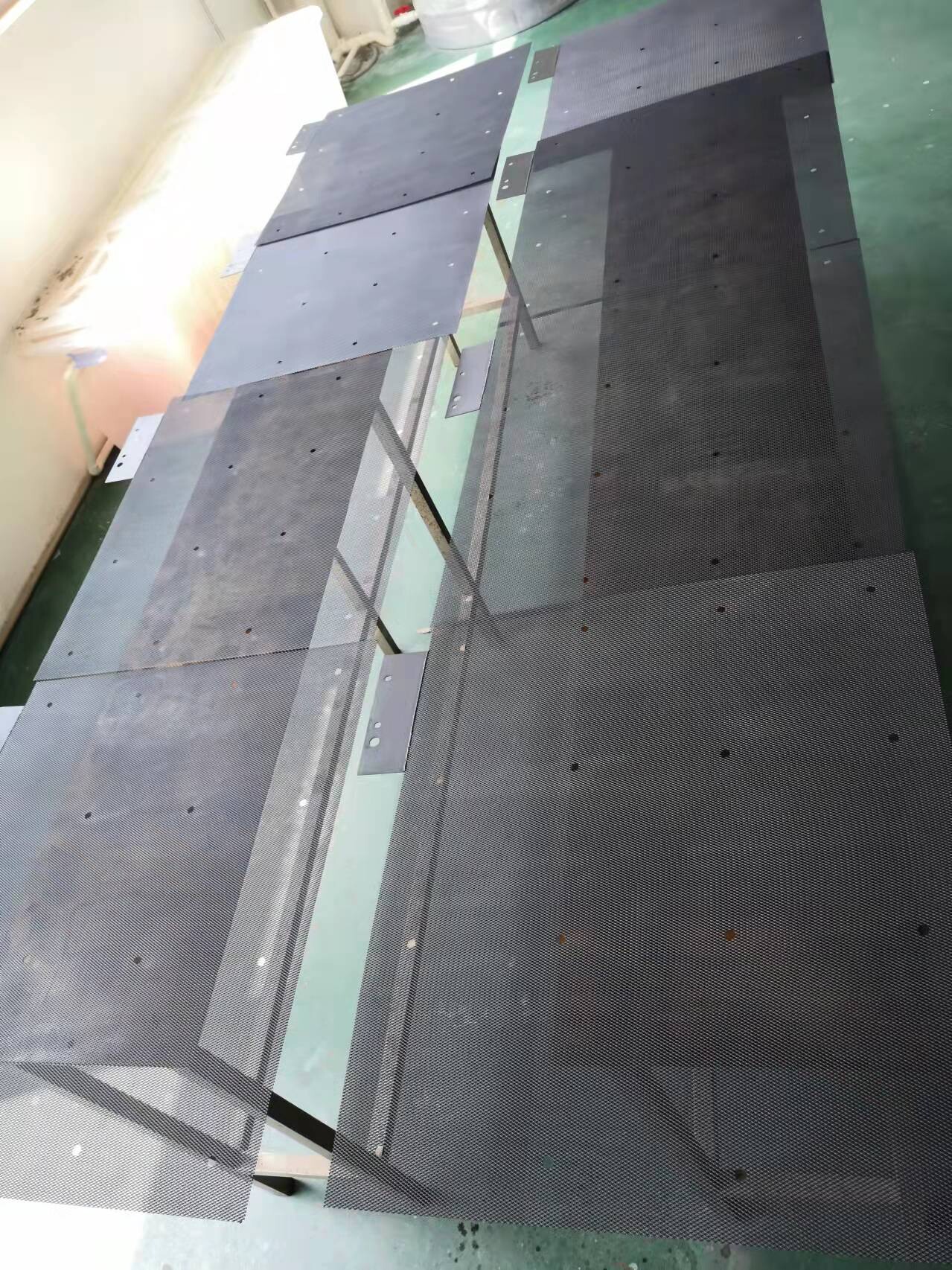 Electrolytic cell in water treatment field