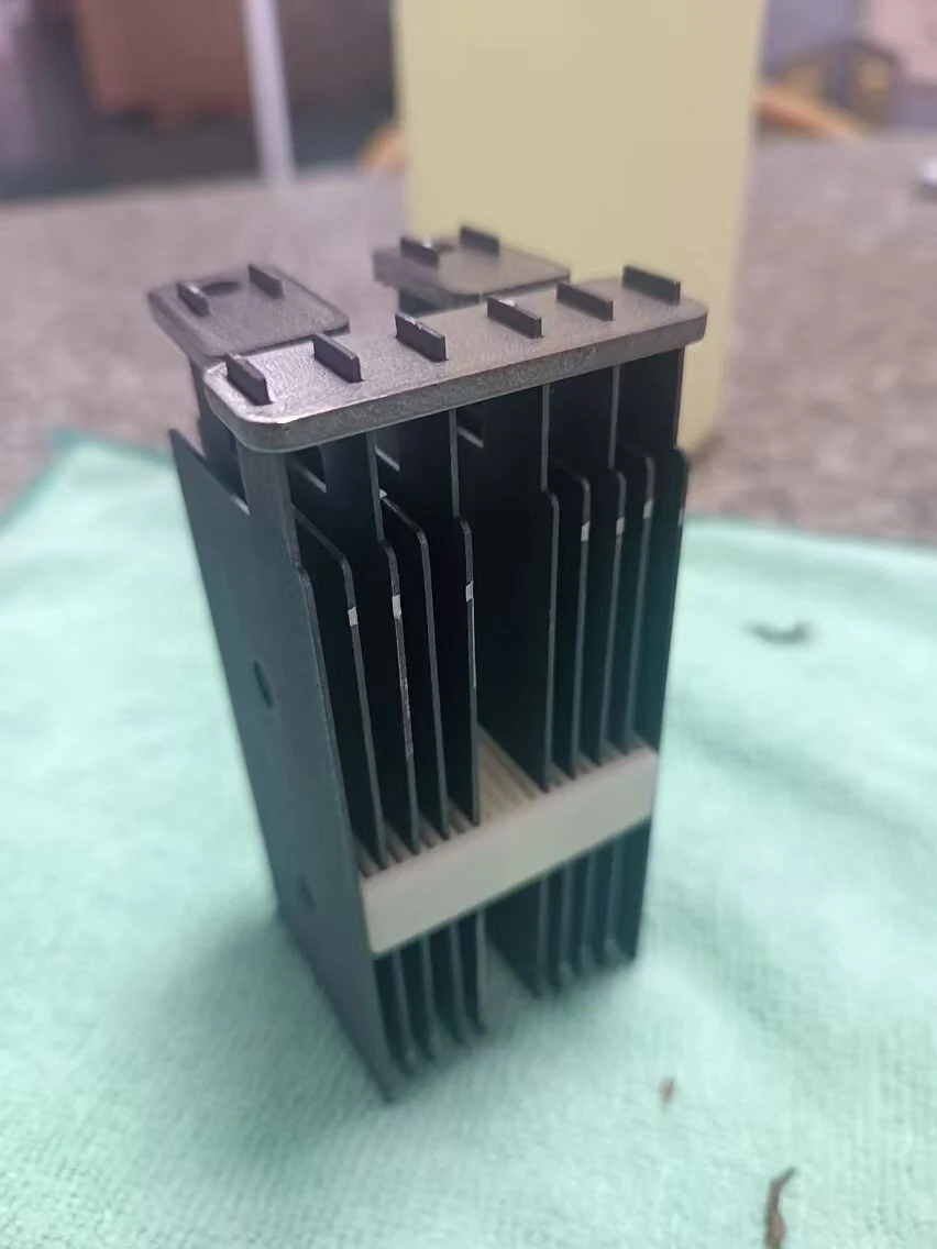 Bipolar electrolytic cell