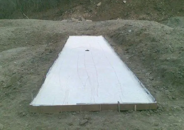 Study On The Performance Of Titanium, Aluminum And Steel Explosive Composite Plates