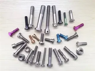 Extrusion of titanium screw by hydrostatic Technology